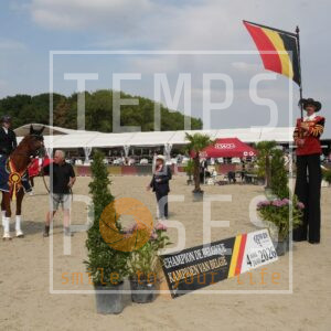 4 ANS DRESSAGE